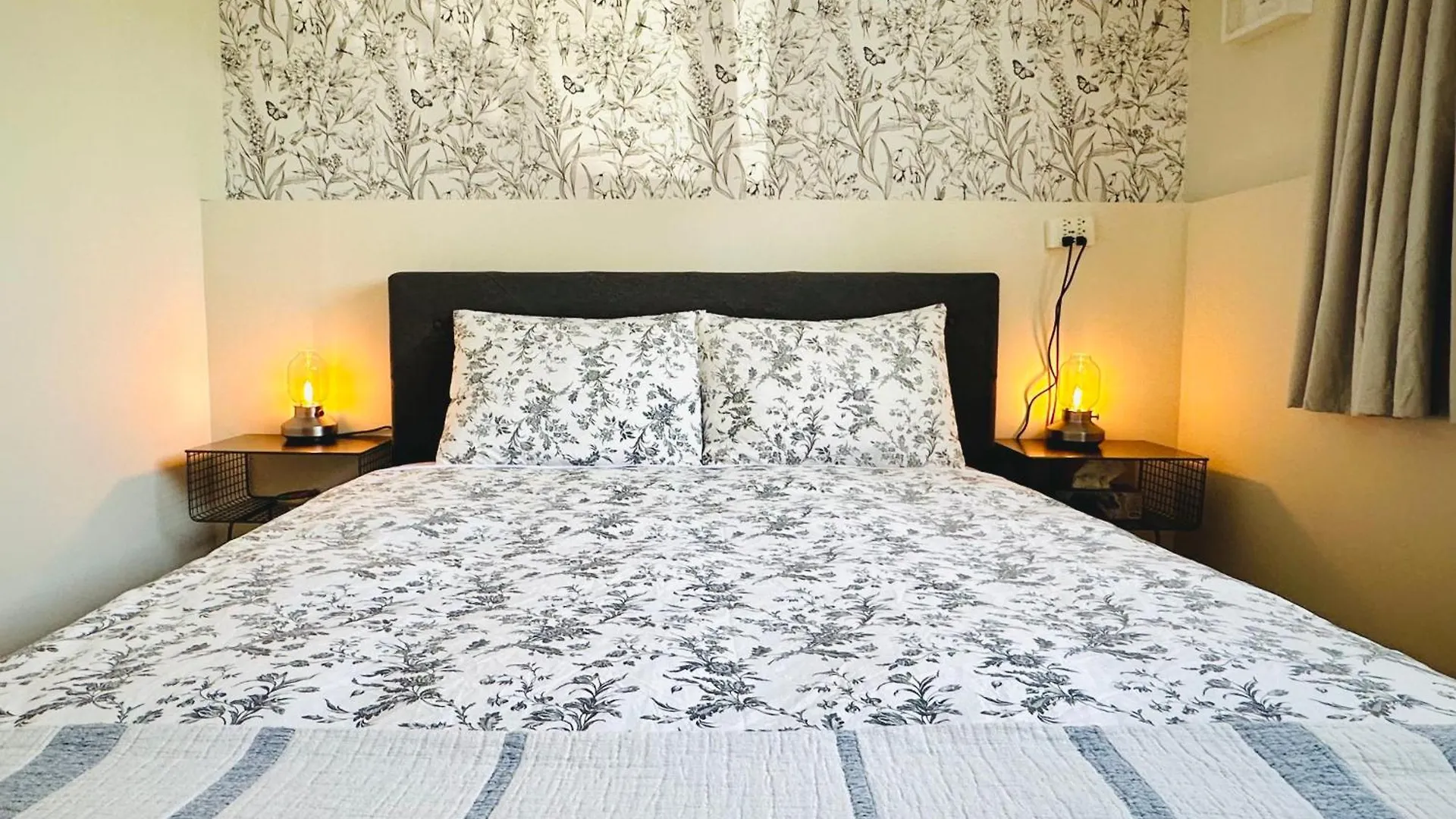 2Br 1Ba Garden View Guest Suite - King-Size Bed - Free Parking Vancouver 0*,  Canada