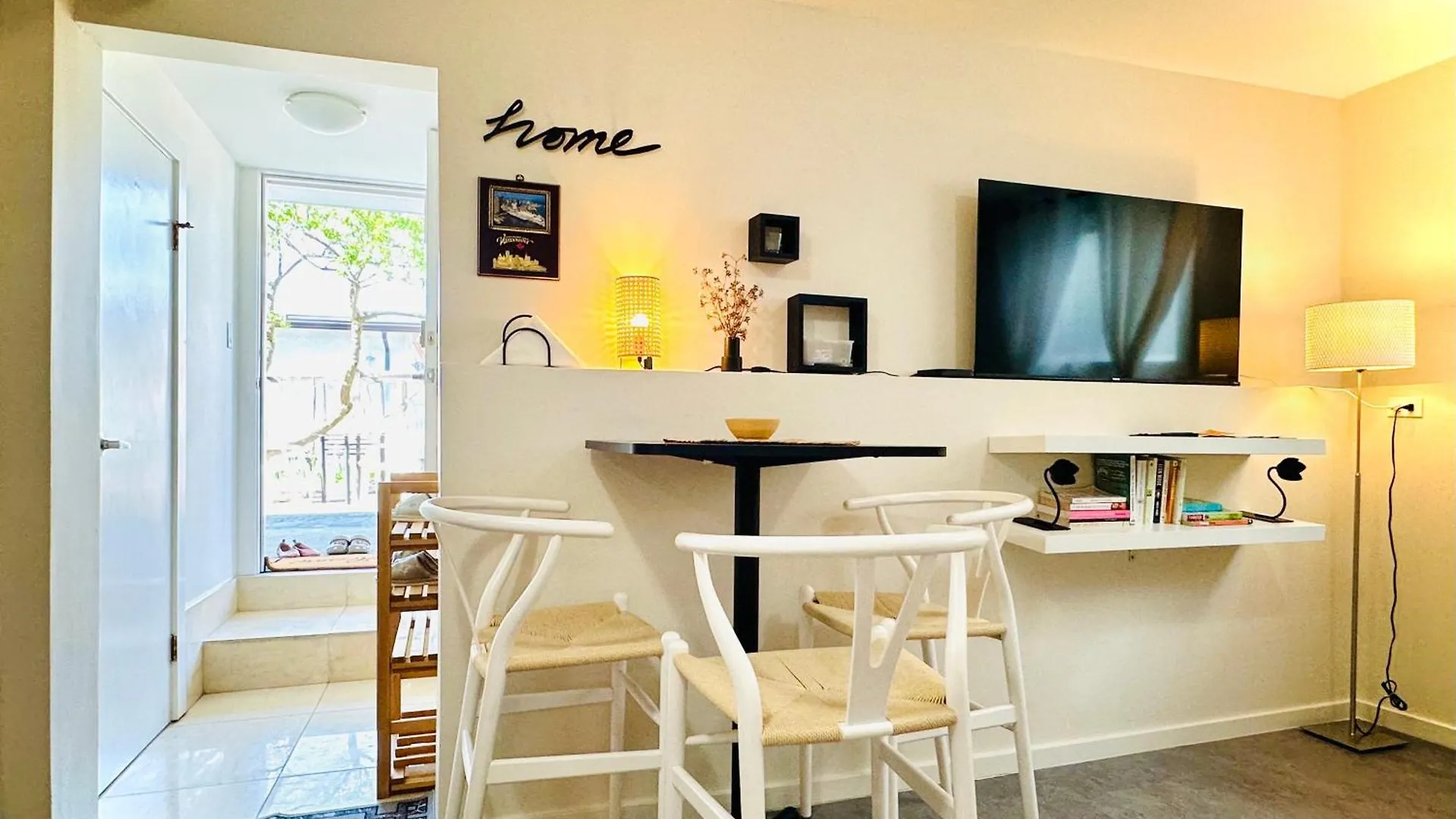 2Br 1Ba Garden View Guest Suite - King-Size Bed - Free Parking Vancouver